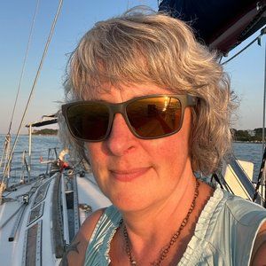 Meet your Posher, Cara